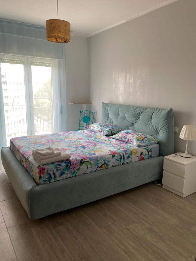 Tres Joli — Photos 1